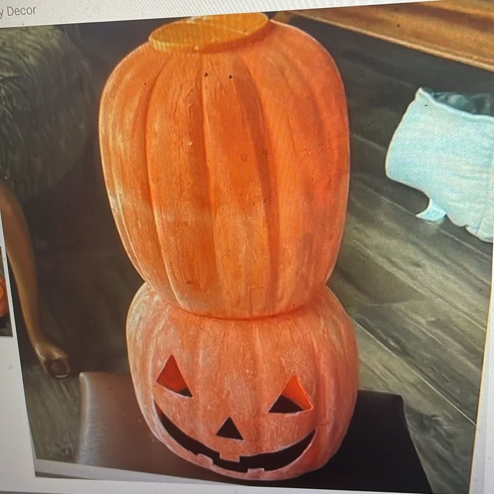 2 Stackable Orange Plastic Pumpkin Jack-O'-Lantern Decor
